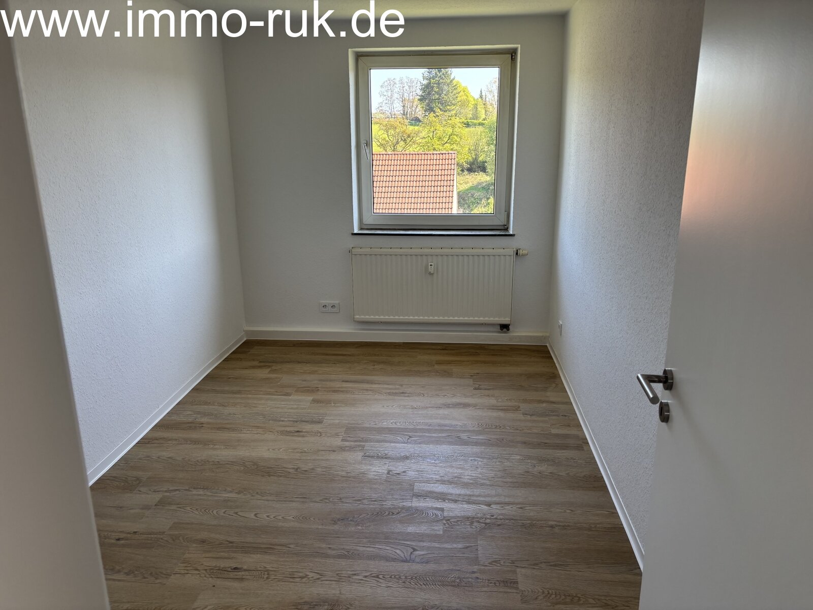 Neu renovierte Wohnung - 3 Zimmer, Küche, Bad
