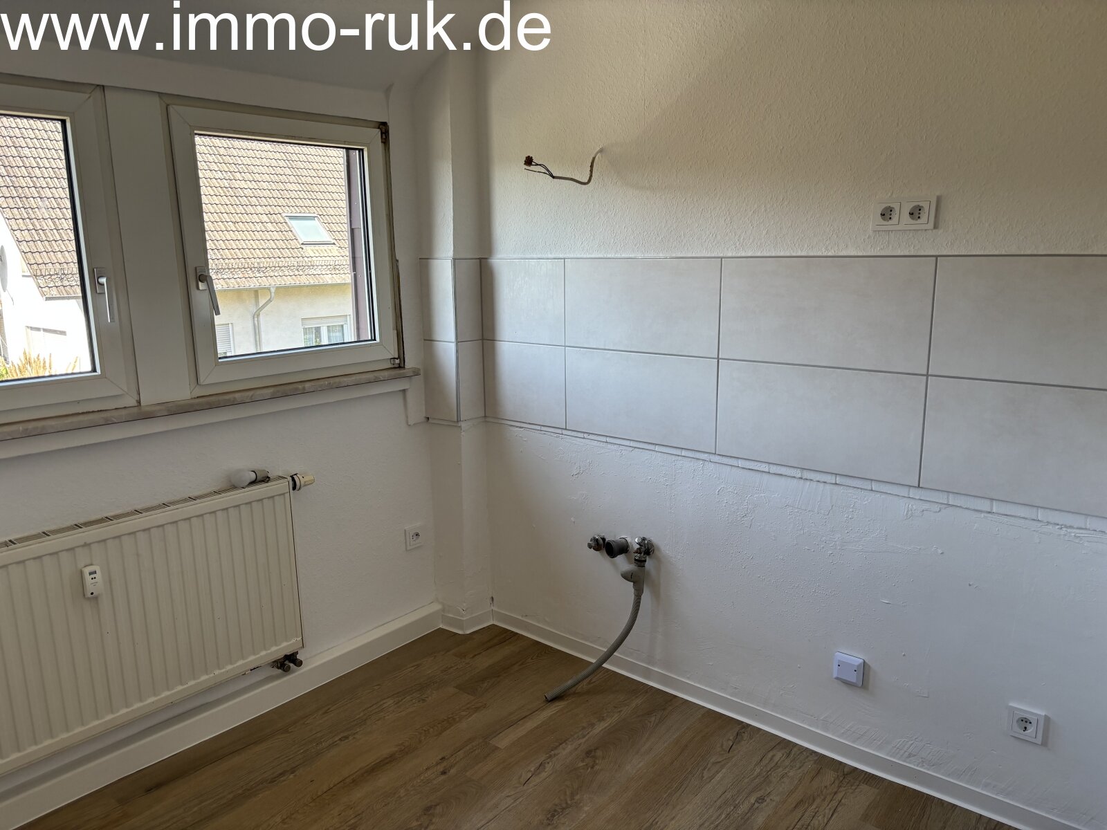 Neu renovierte Wohnung im DG - 3 Zimmer, Küche, Bad 