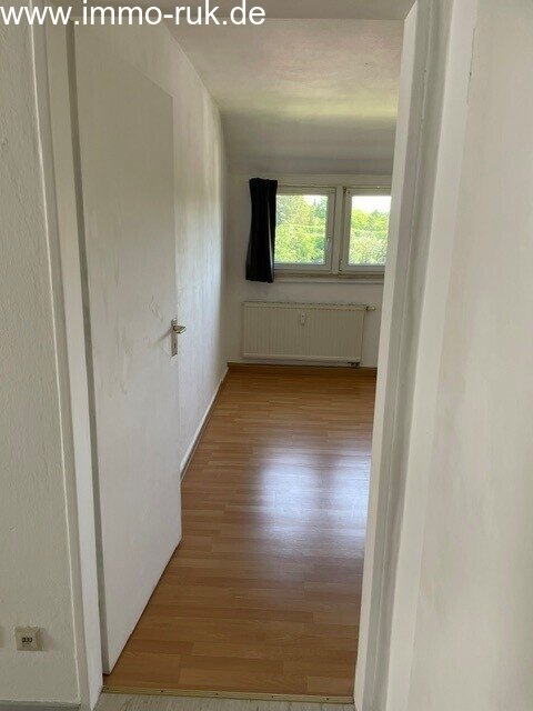 Schöne Wohnung im DG - 2 Zimmer, Küche, Bad 