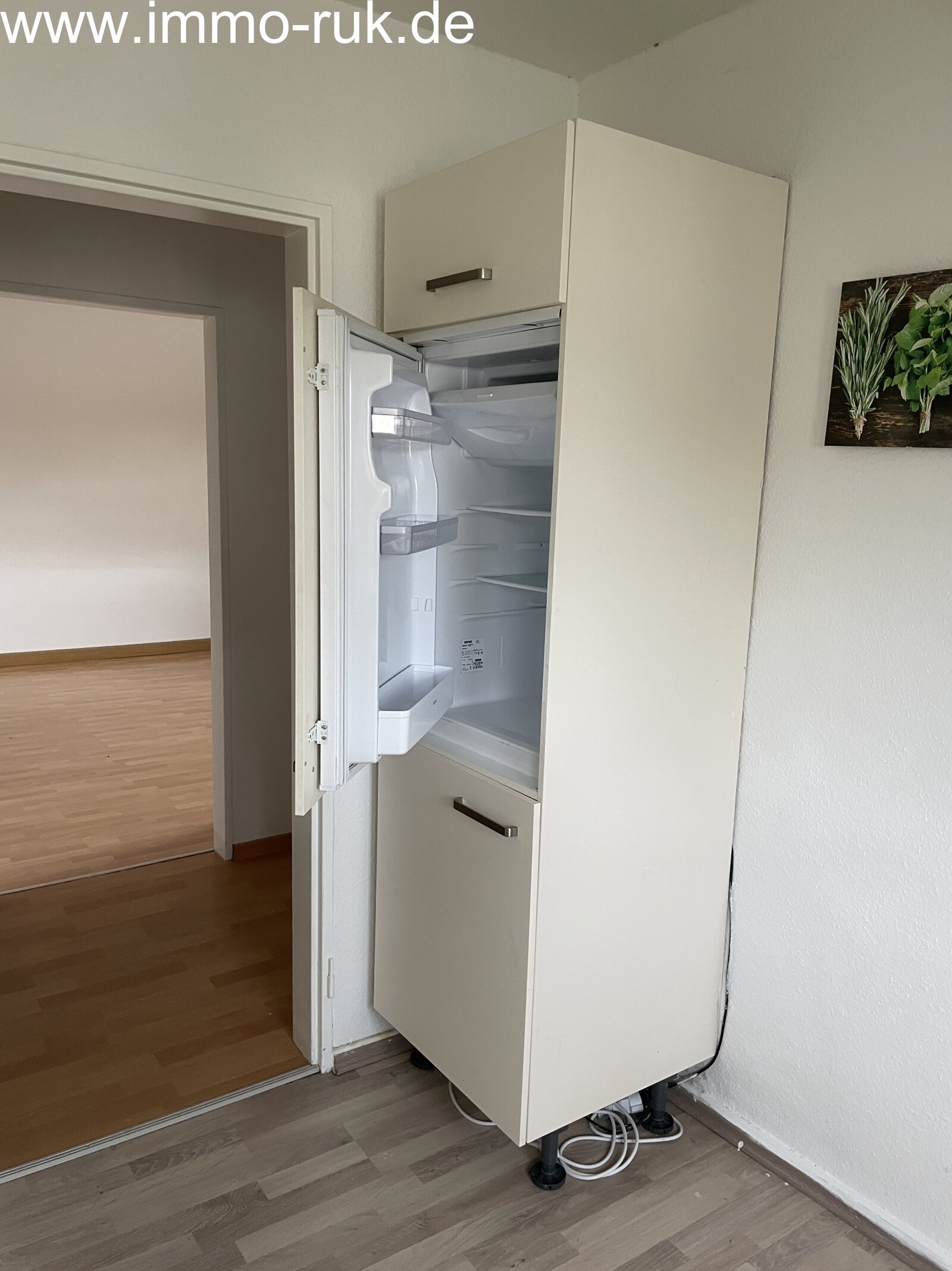 Schöne Wohnung im DG - 2 Zimmer, Küche, Bad 